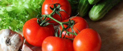 Ruokakauppa Karkun Puoti ja Pannu, tomaattia